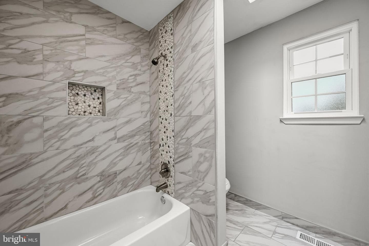 102 Bishops Lane photo 24