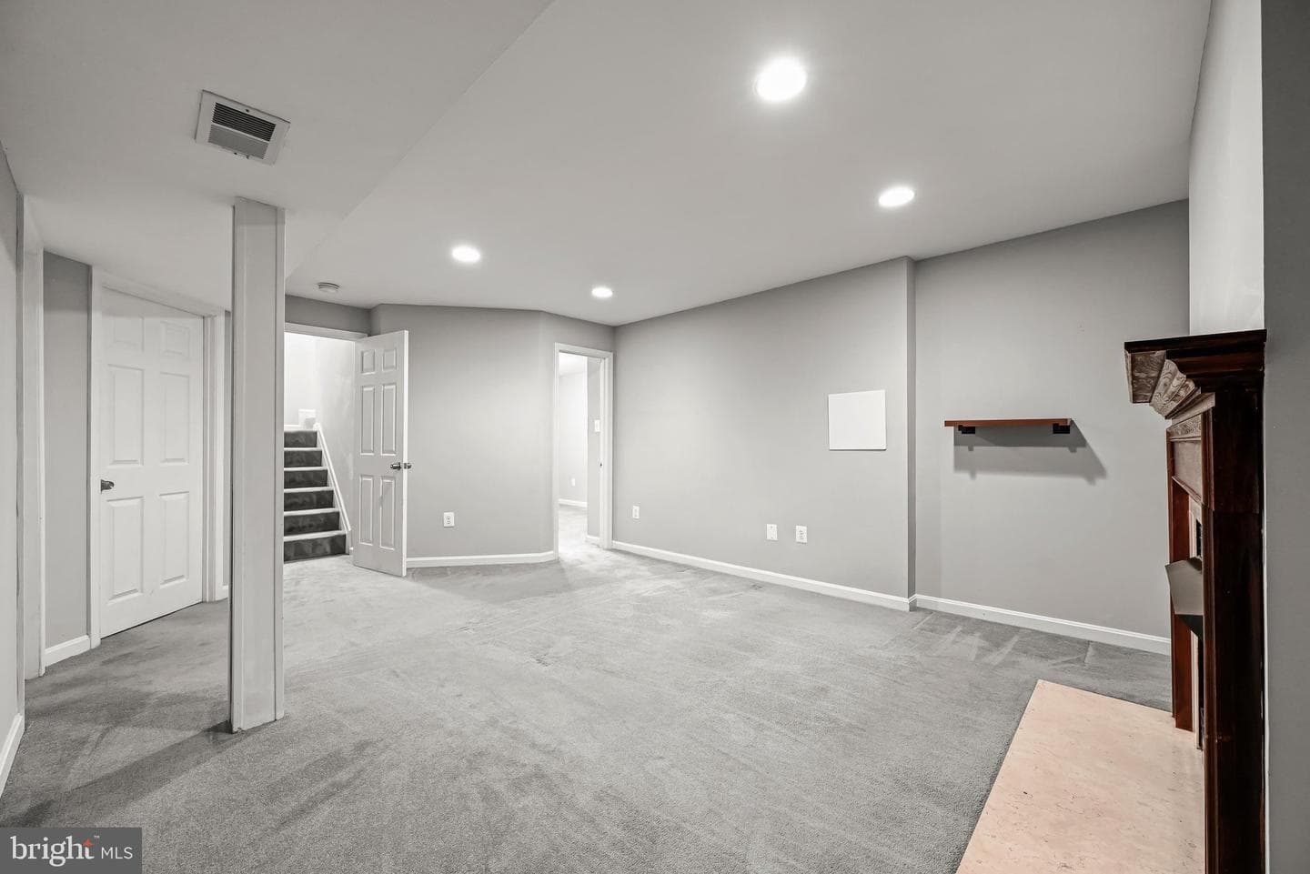 102 Bishops Lane photo 35