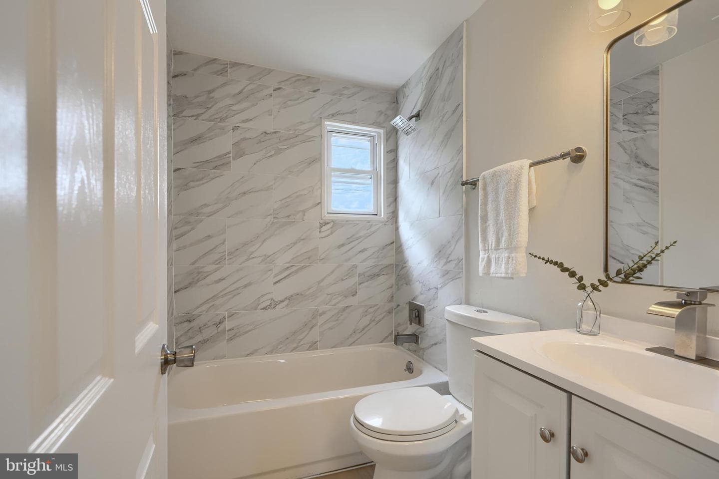 2058 Larkhall Road photo 17