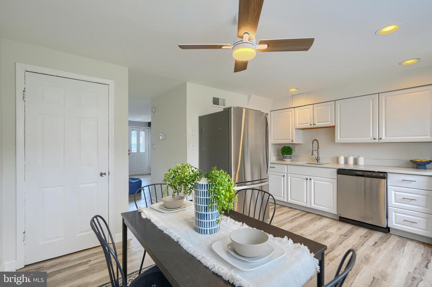 2058 Larkhall Road photo 8