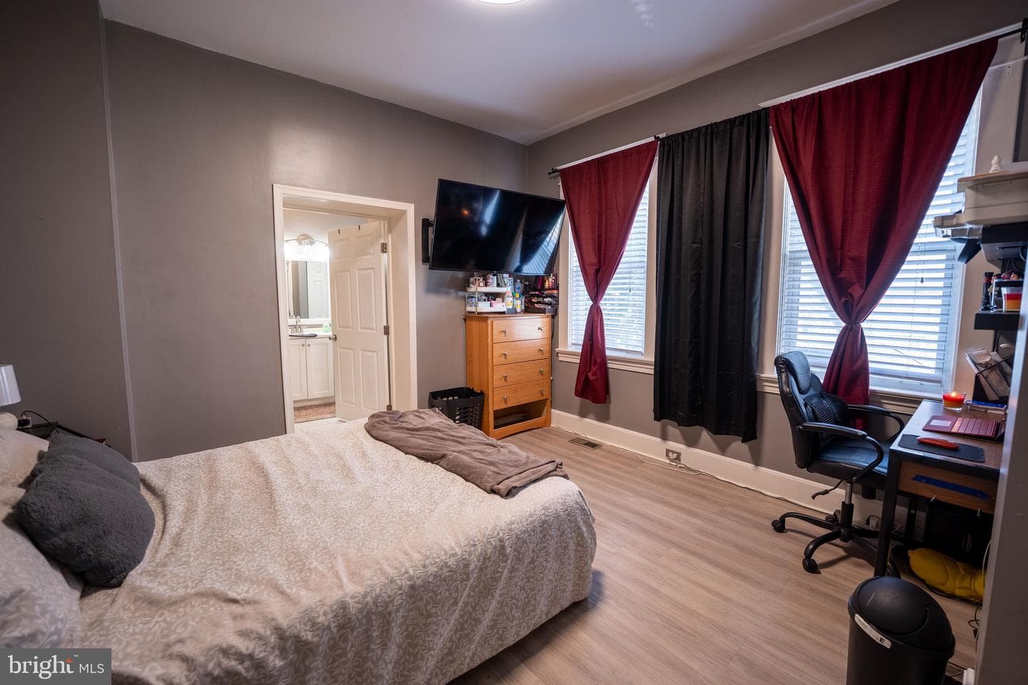 4513 Kenwood Avenue photo 8