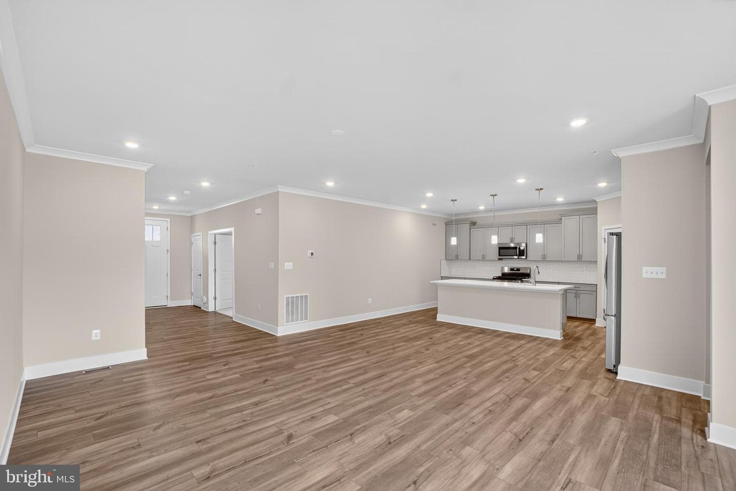 504 Willowshire Street photo 6