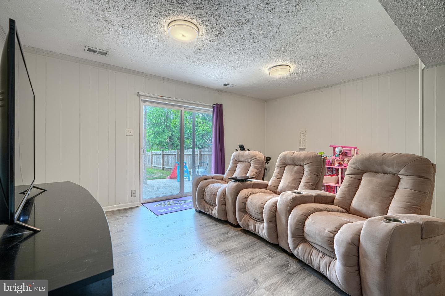 127 Bourbon Court photo 23