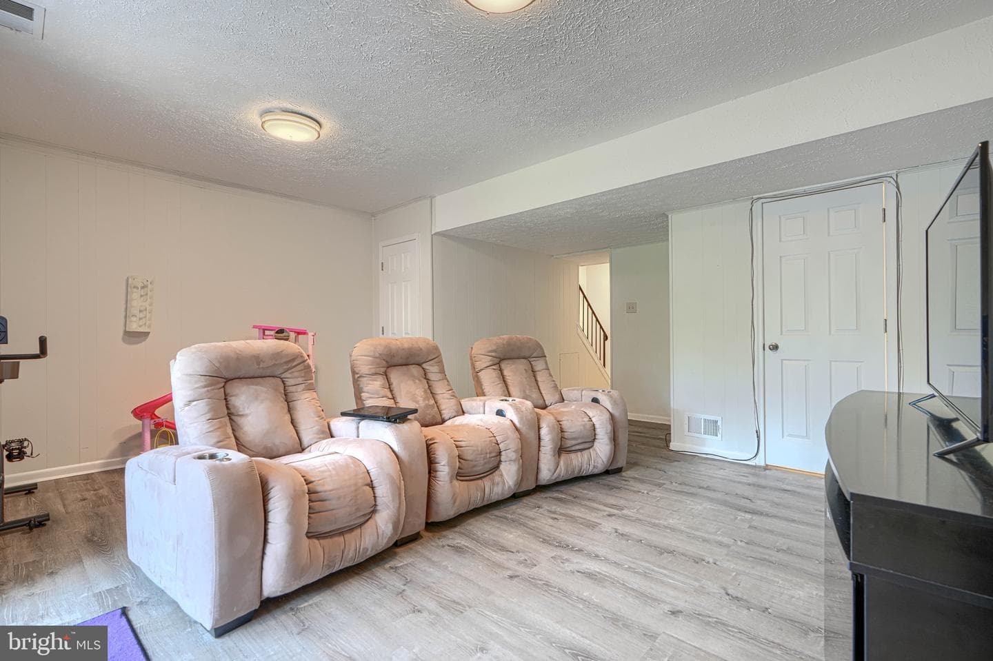 127 Bourbon Court photo 24