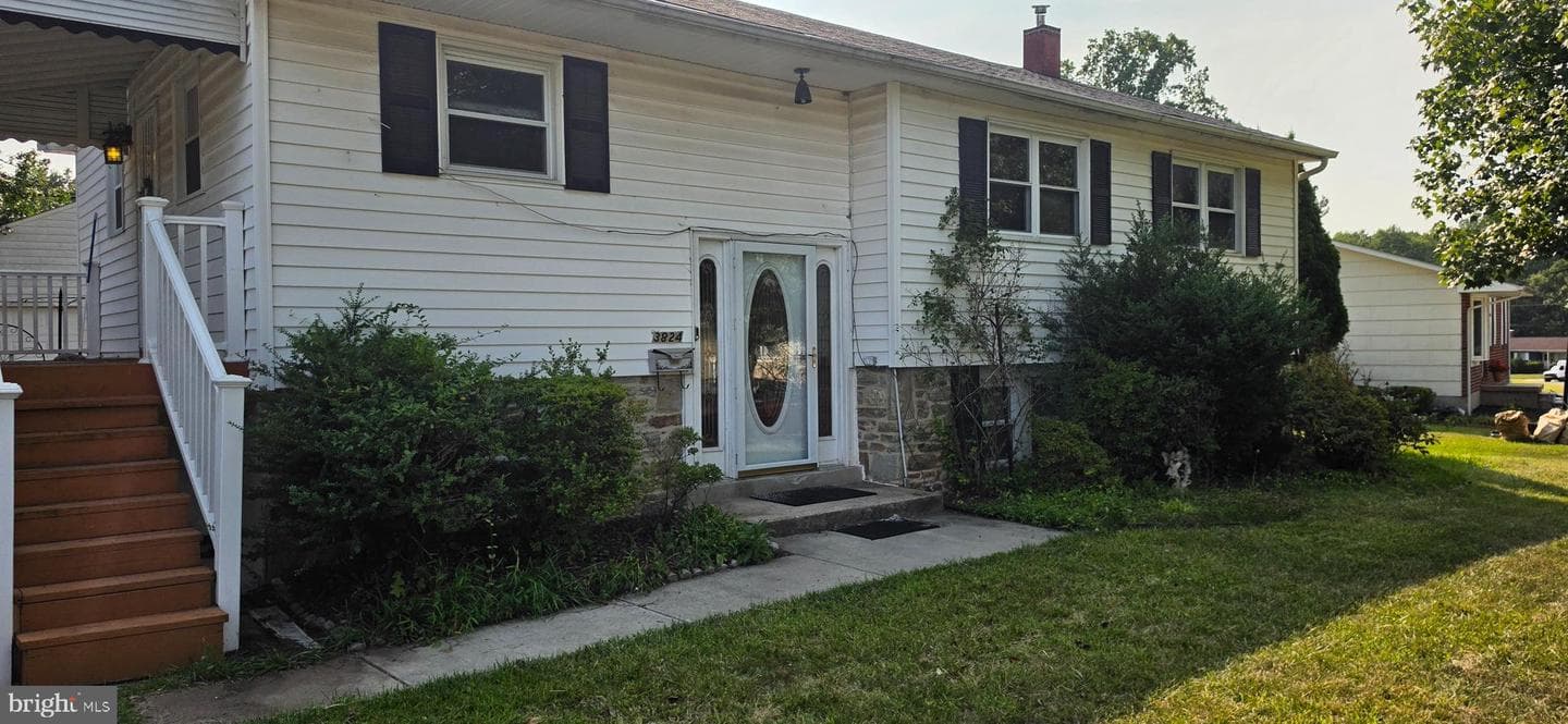 3824 Cassandra Road photo 2