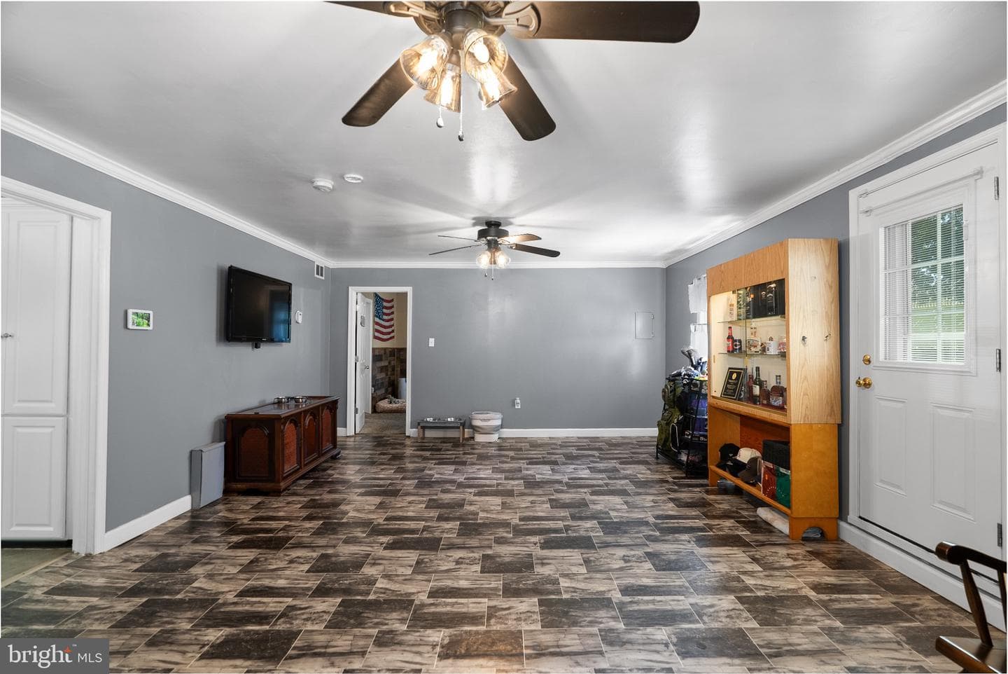 803 Greenview Court photo 4