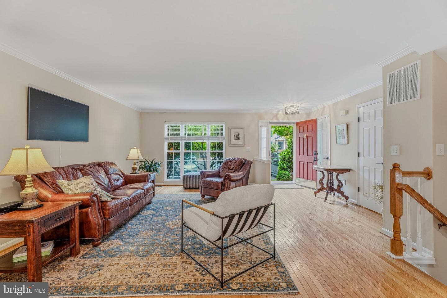 37 Farnham Way photo 3