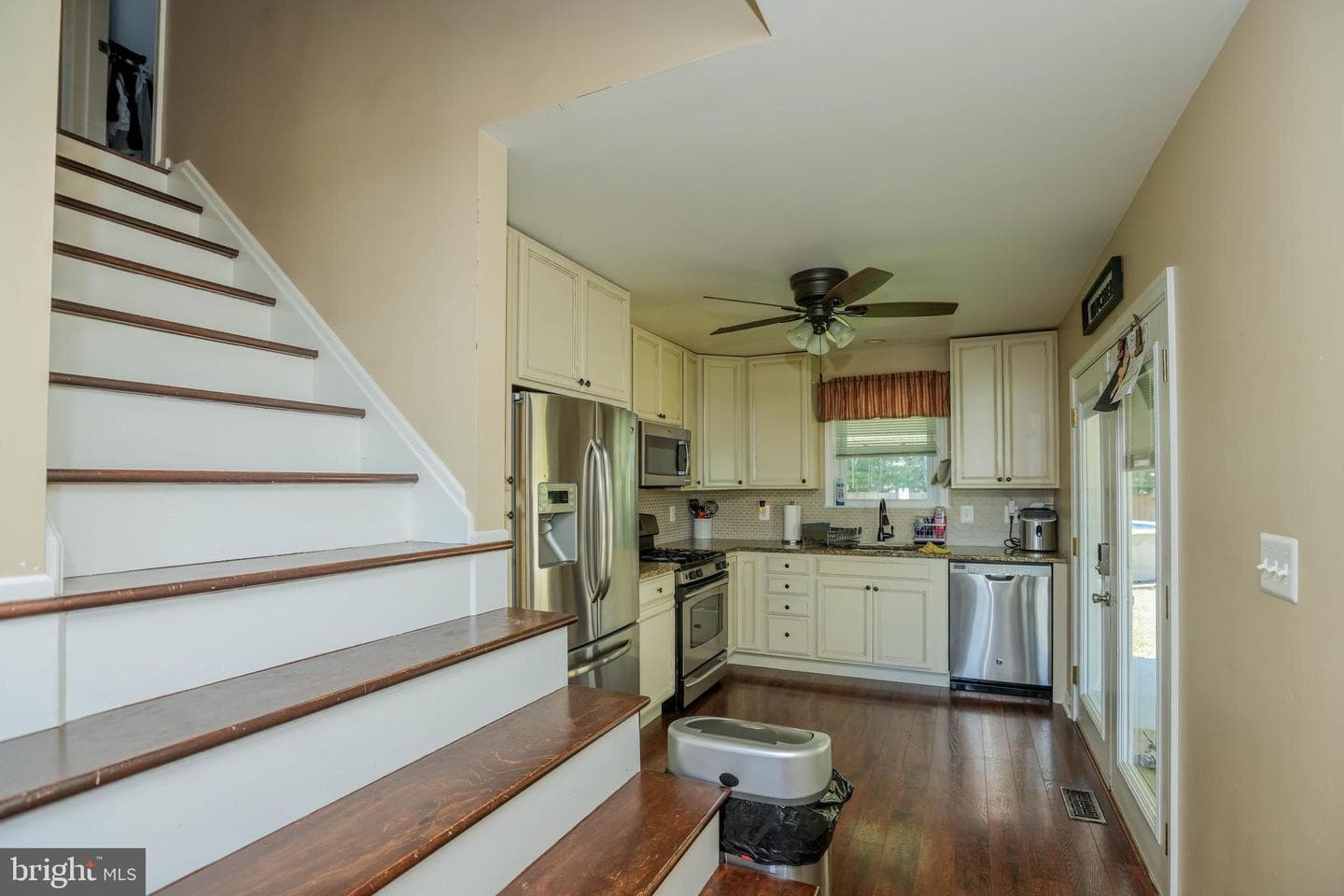 2504 Ambler Court photo 7