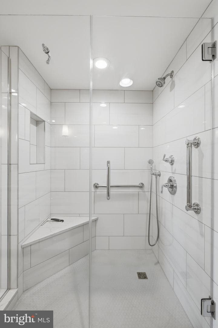 12240 Roundwood Road #605 photo 17