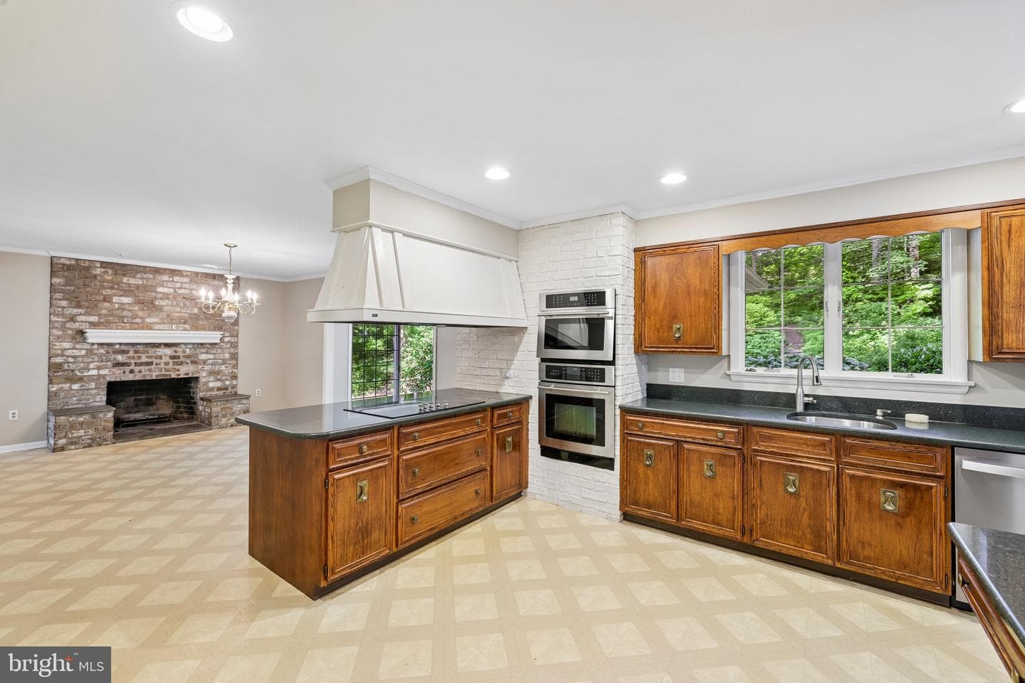 11124 Old Carriage Road photo 23
