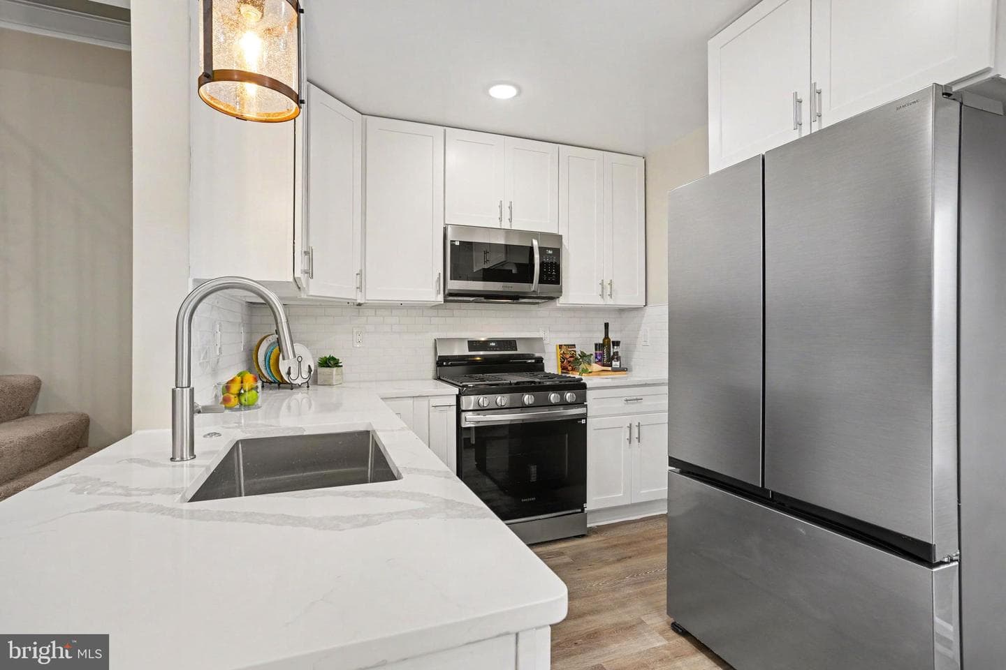 125 Leslie Avenue photo 2