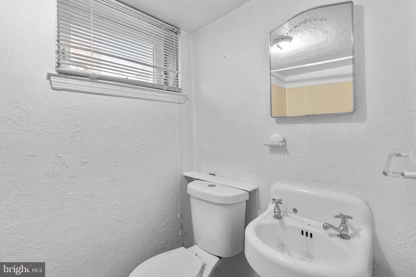 355 Whitfield Road photo 32