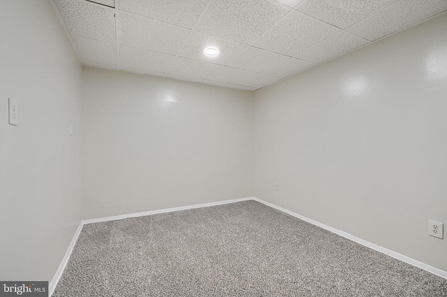 6190 Radecke Avenue photo 33