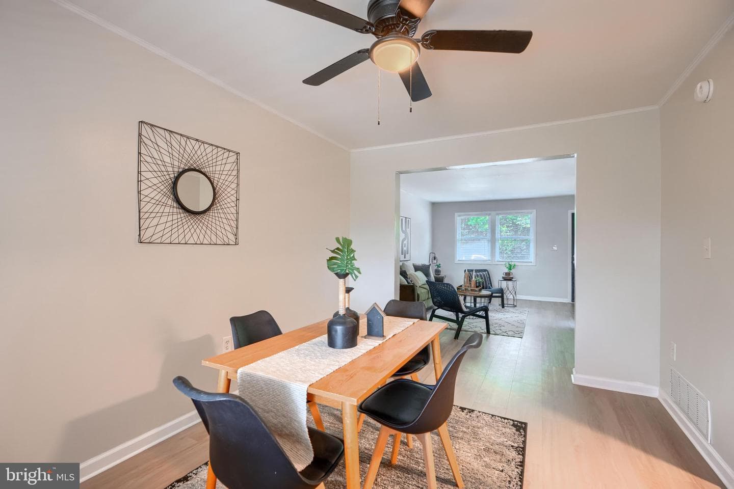 6190 Radecke Avenue photo 8