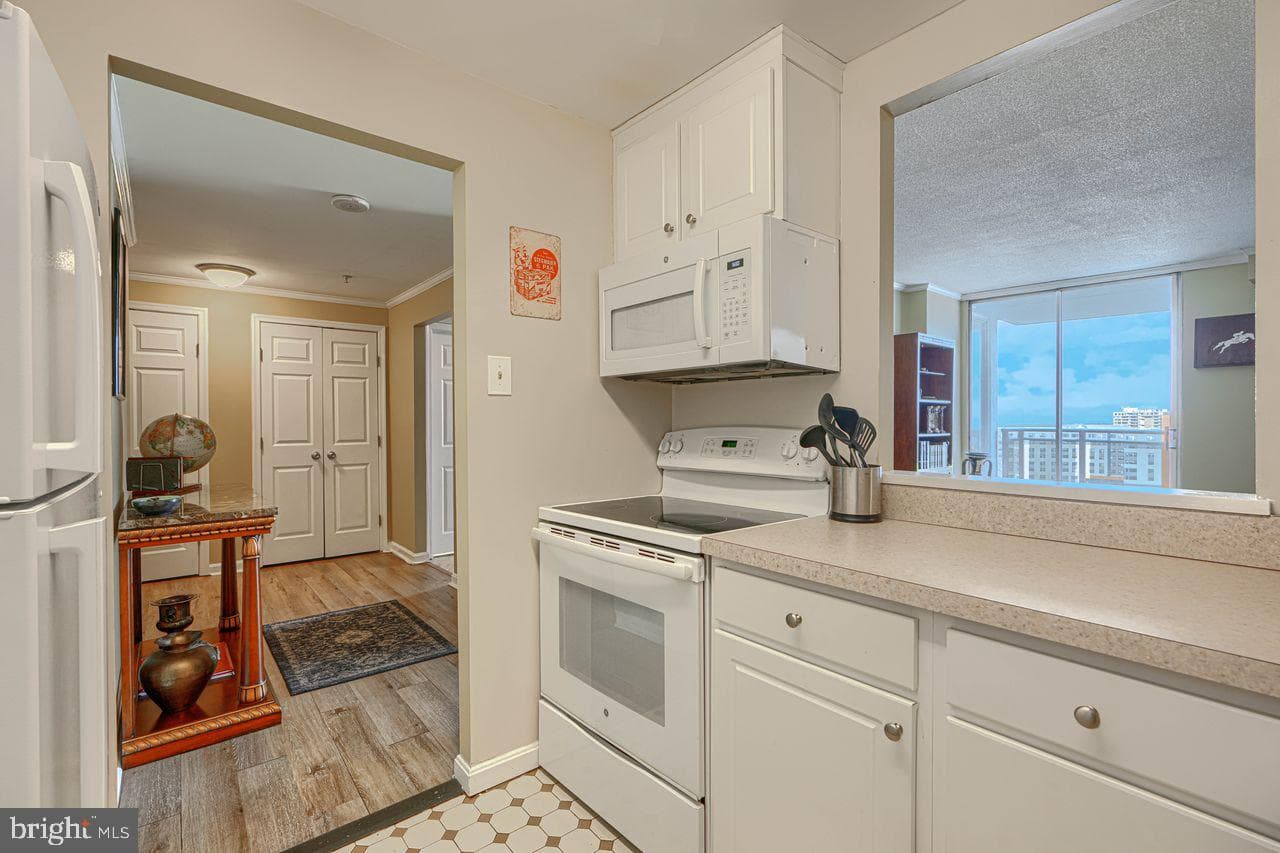28 Allegheny Avenue #2108 photo 11