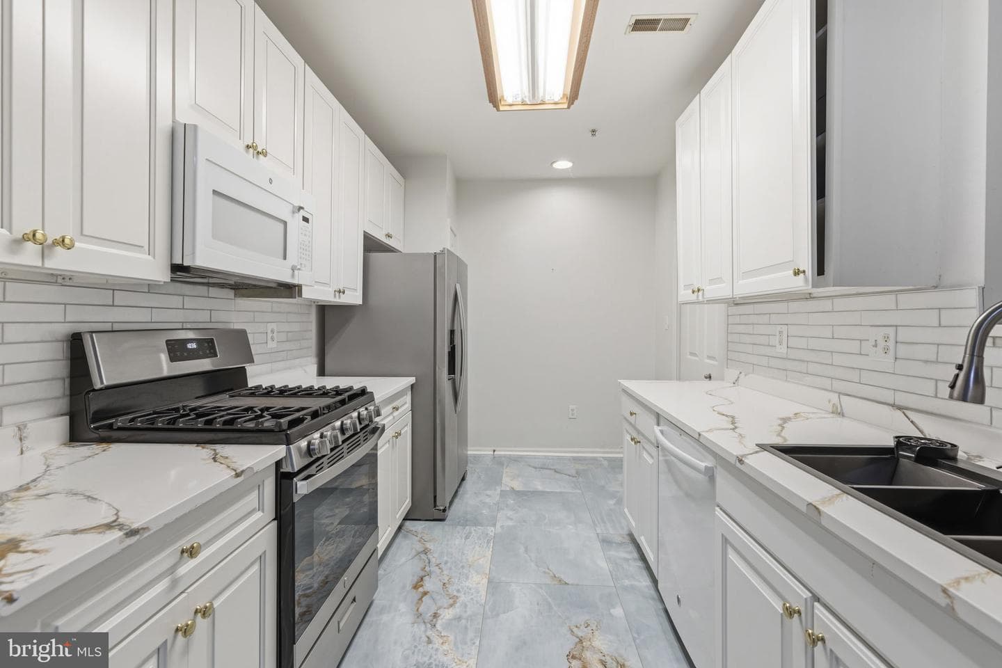 9695 Devedente Drive #100 photo 10