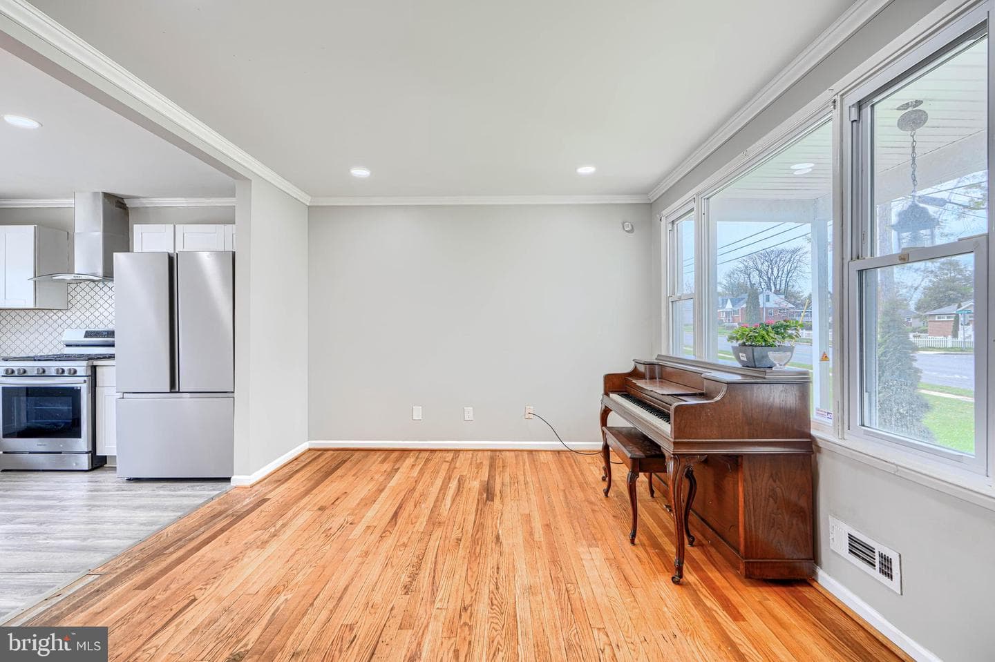 1405 Ingleside Avenue photo 5