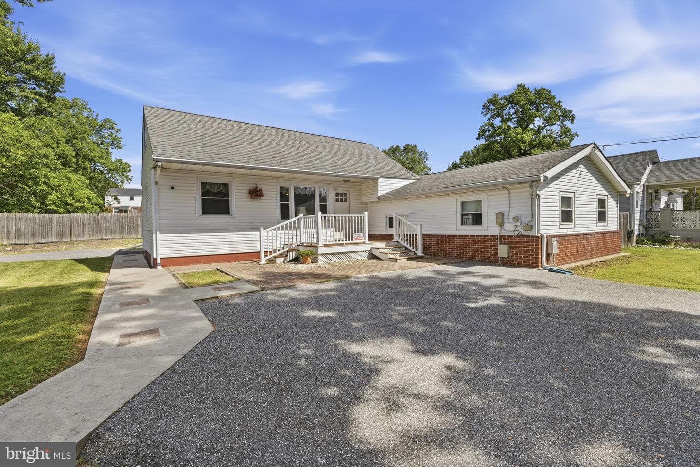 2411 Poplar Road photo 1