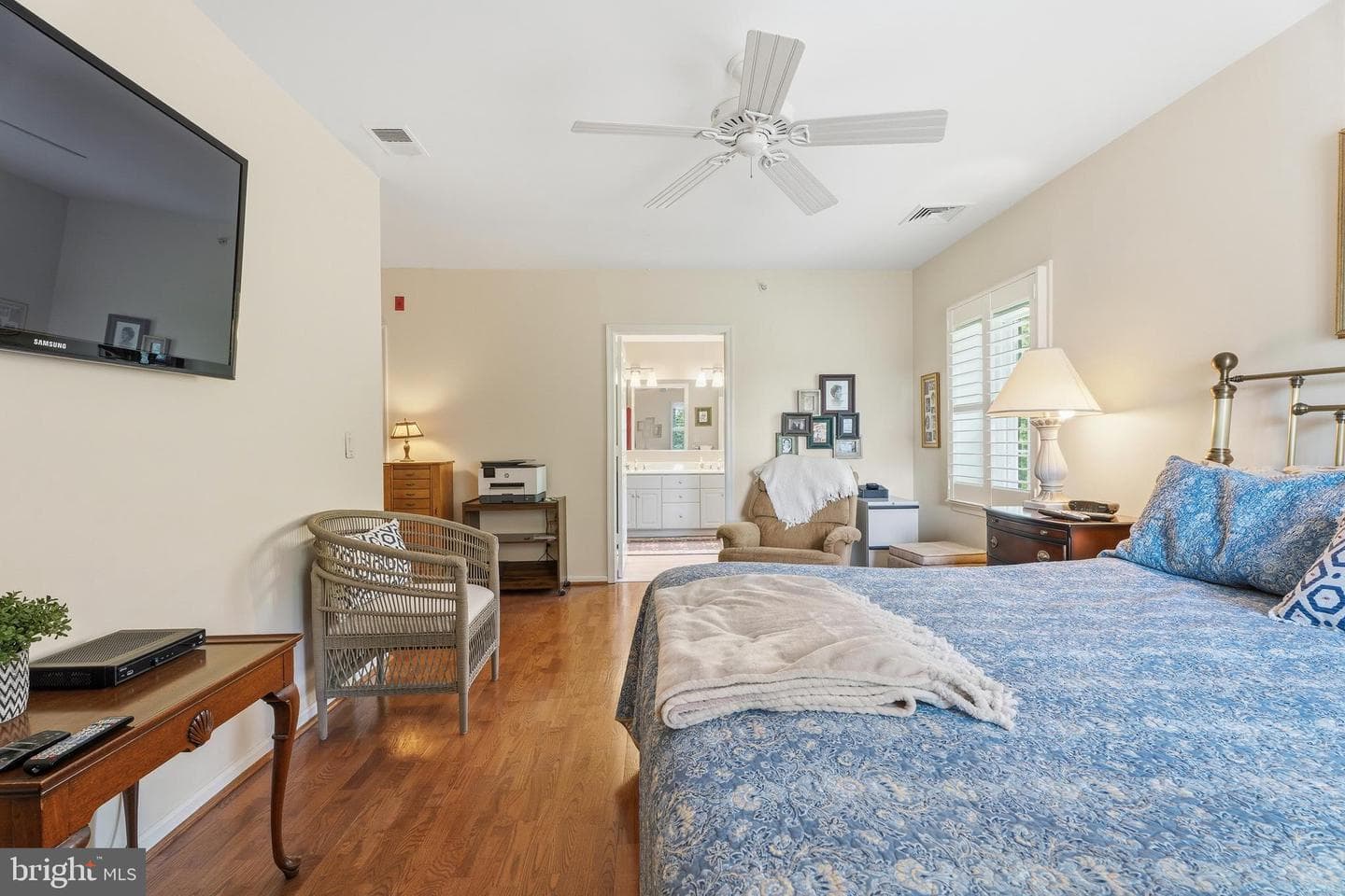 215 Belmont Forest Court #403 photo 24