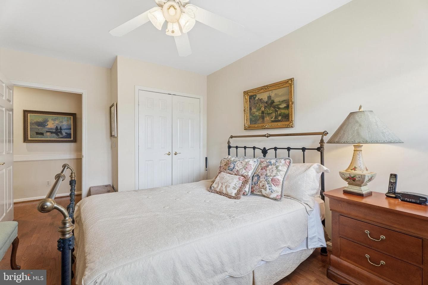 215 Belmont Forest Court #403 photo 32