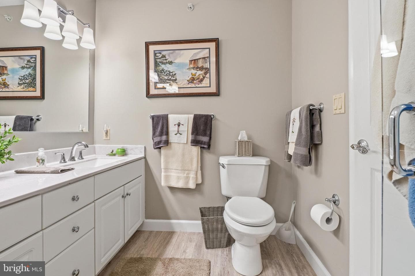 215 Belmont Forest Court #403 photo 33