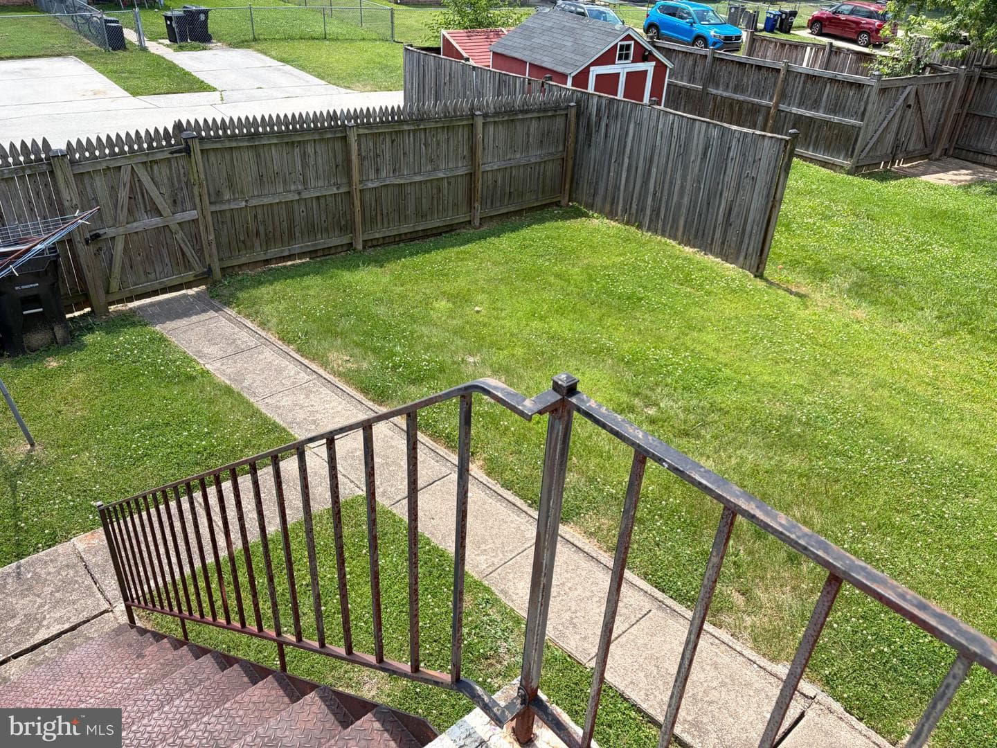 638 Kingston Road photo 18
