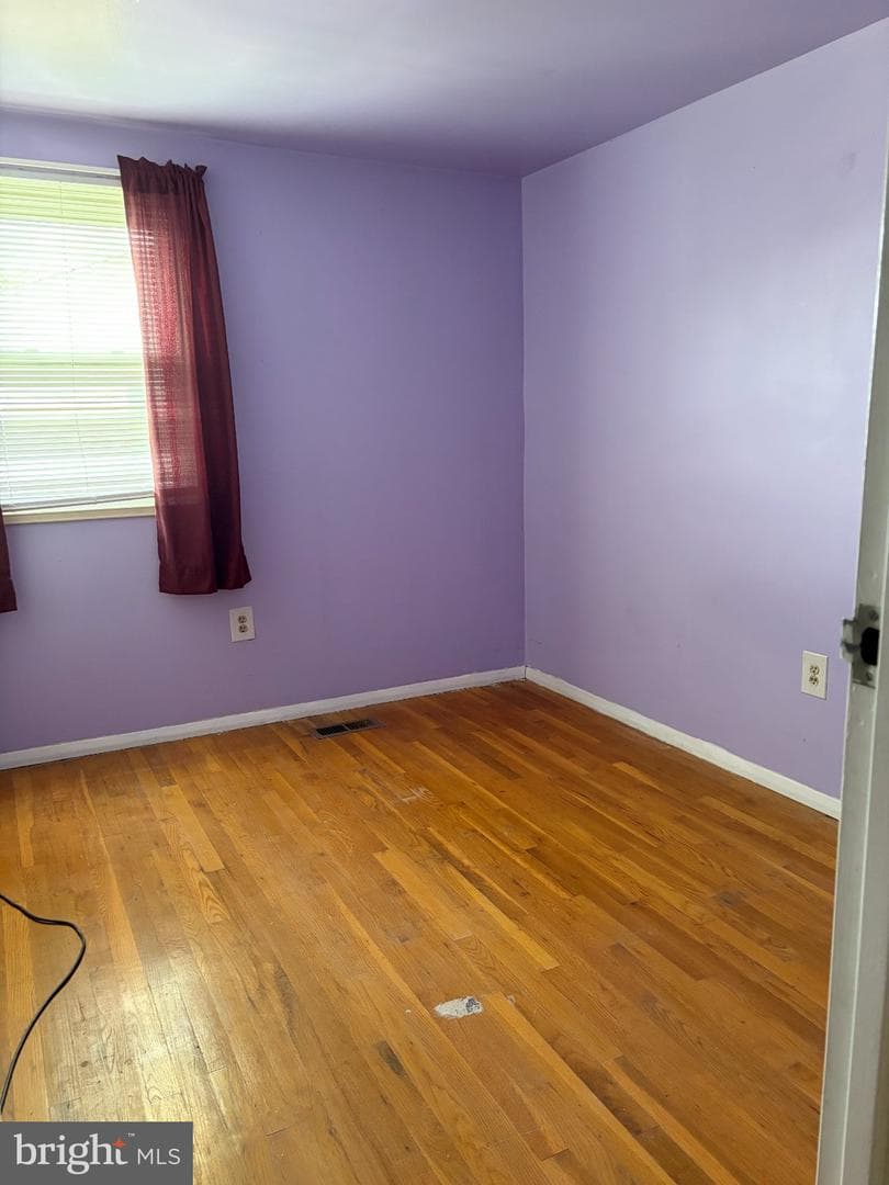 638 Kingston Road photo 9