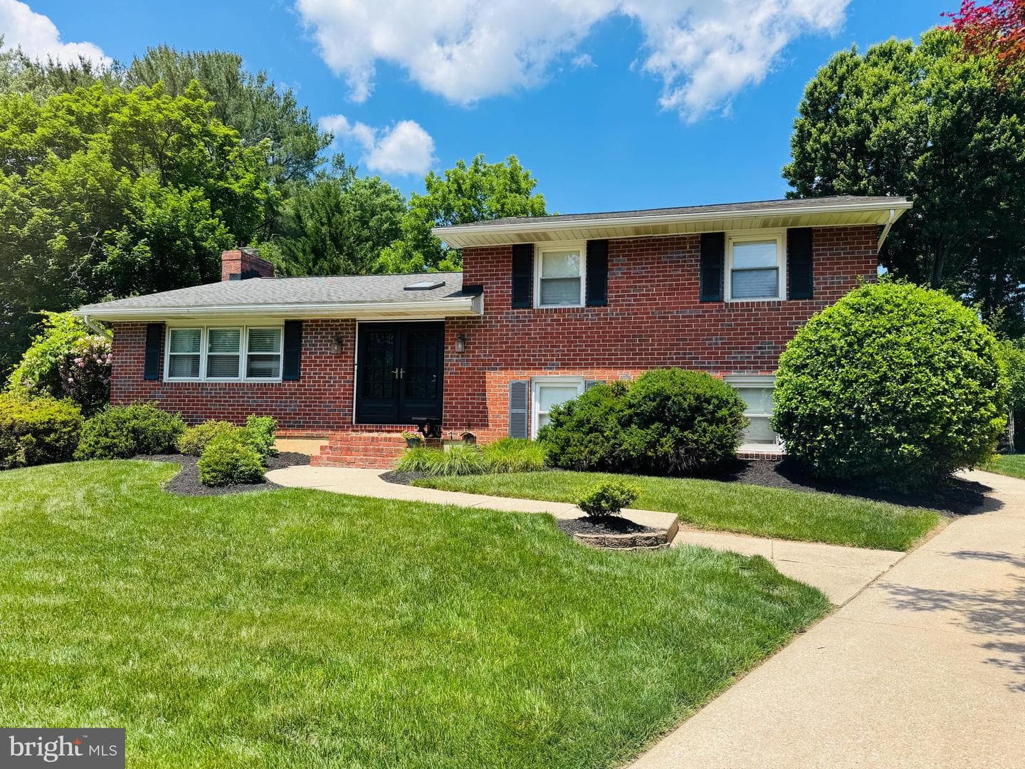 916 Farmstead Road