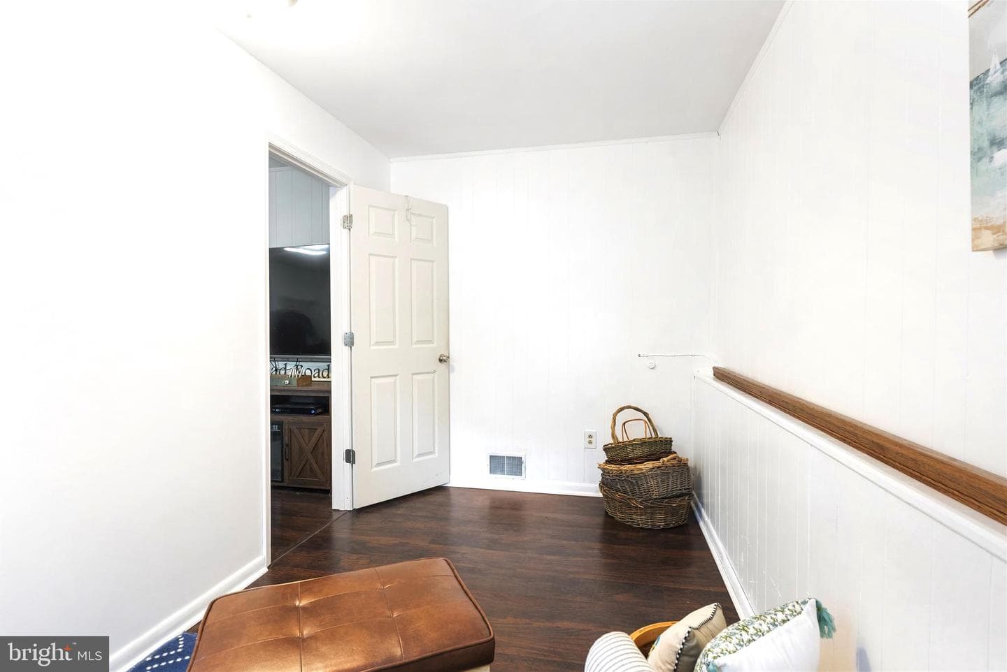 916 Farmstead Road photo 32