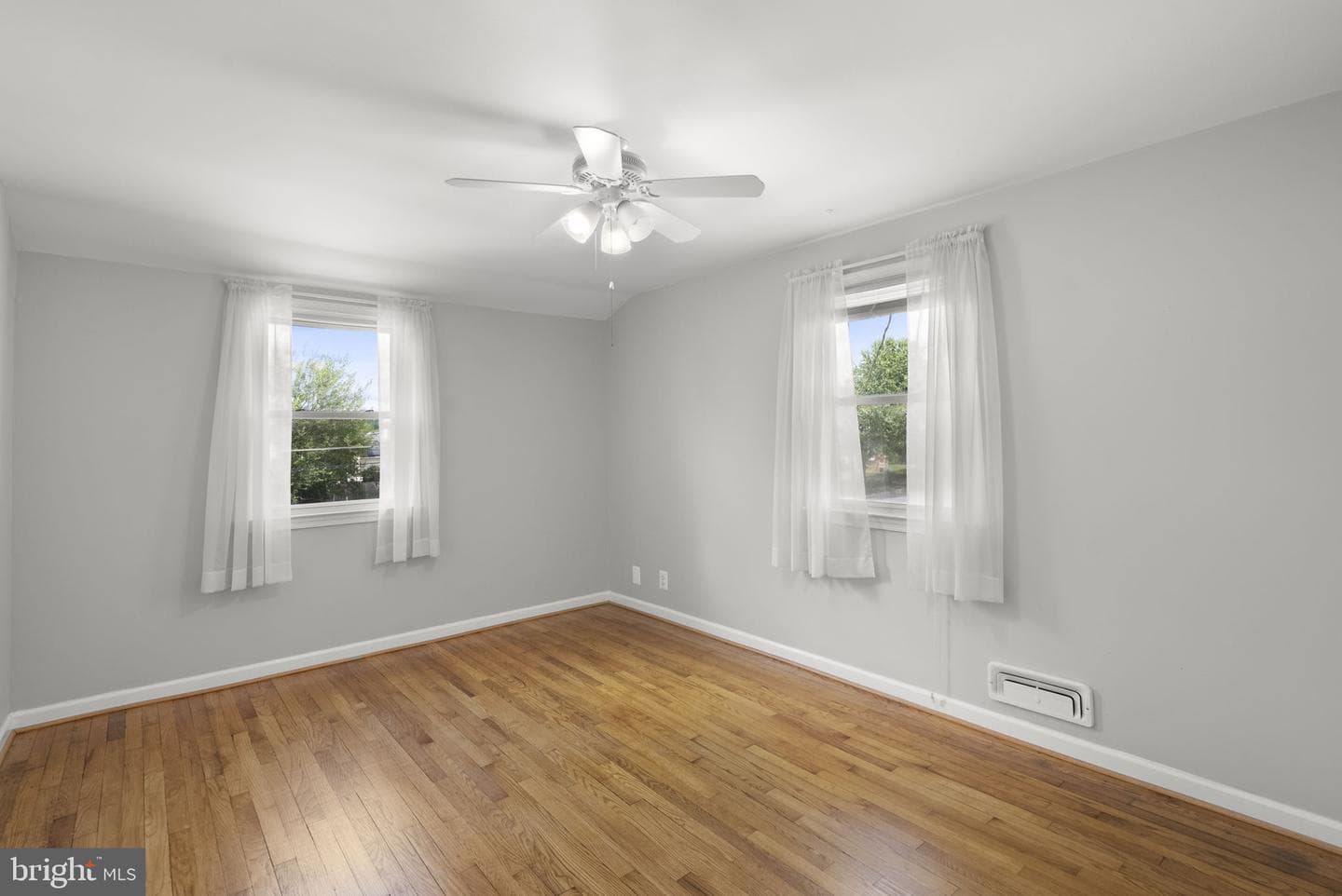 2019 Norhurst Way N photo 31
