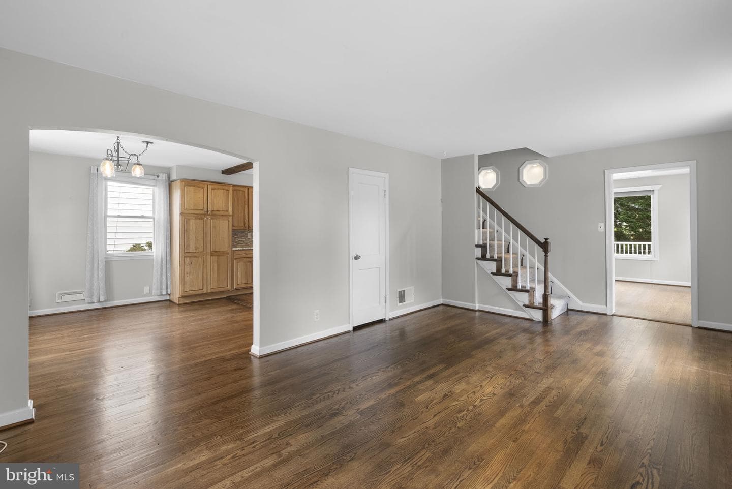 2019 Norhurst Way N photo 6