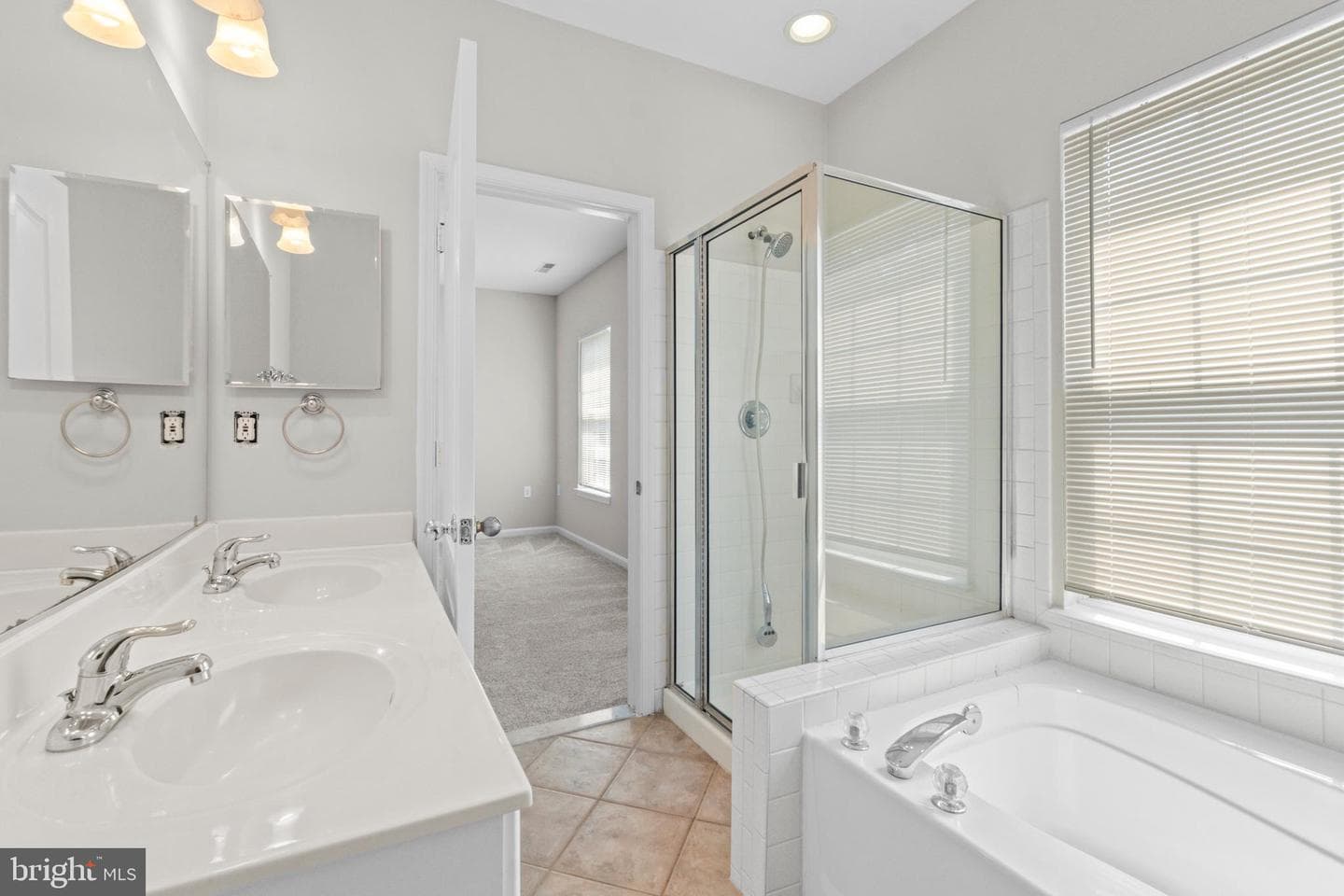 519 Ensemble Ct photo 35