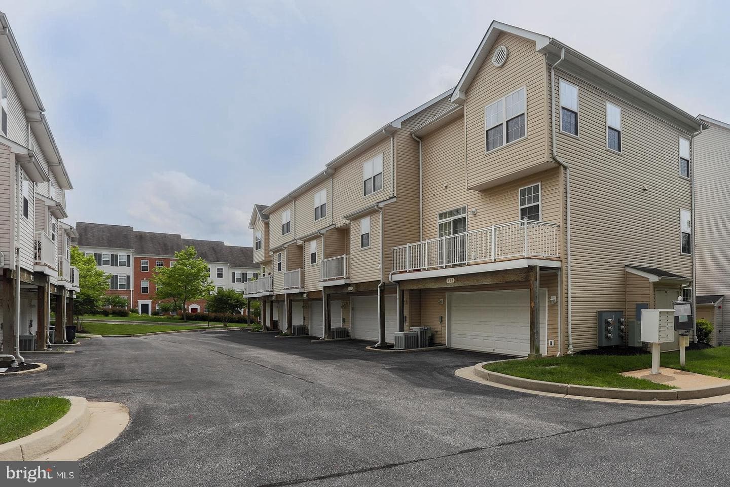 519 Ensemble Ct photo 45