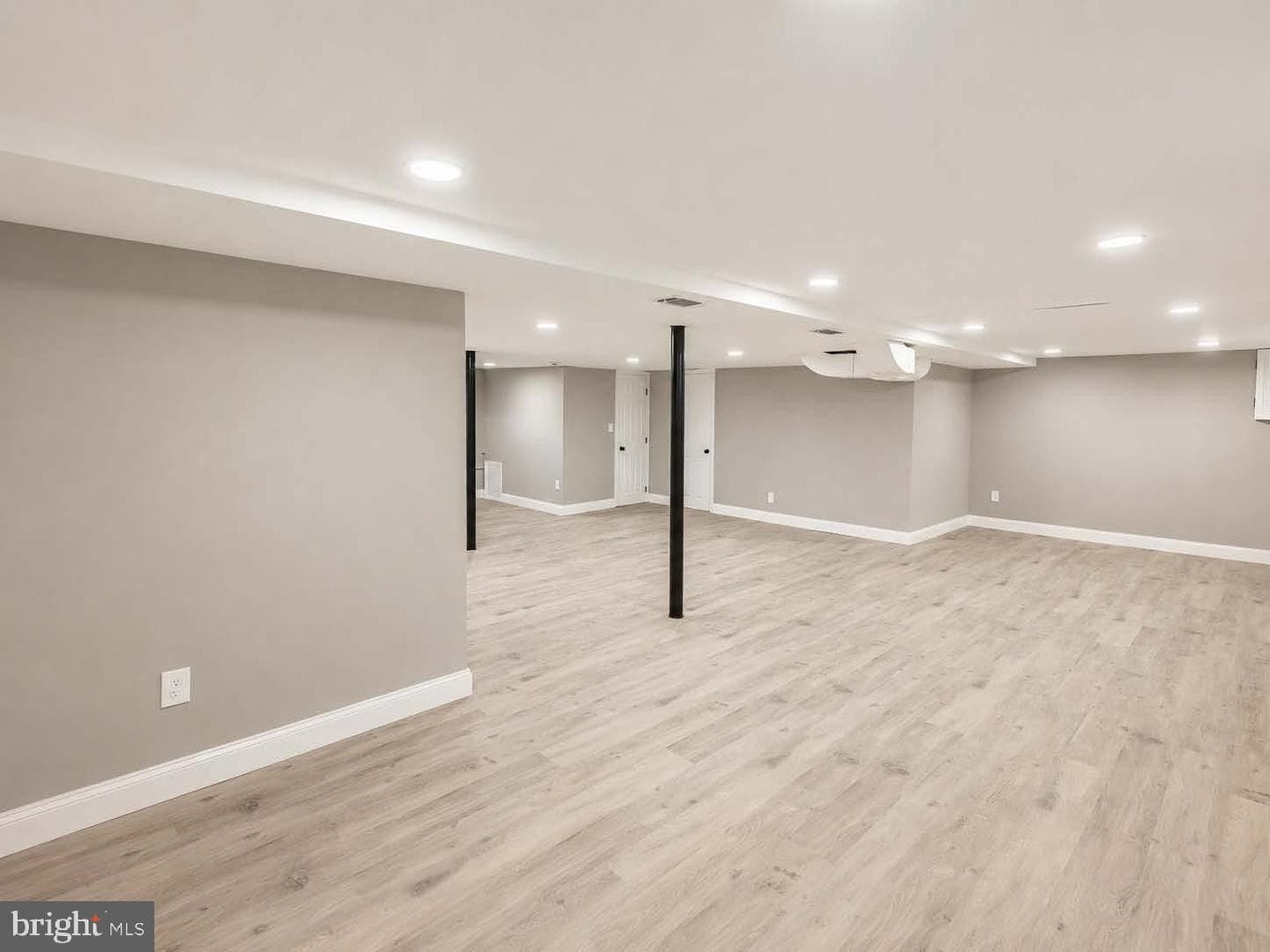 7508 Kenlea Avenue photo 29
