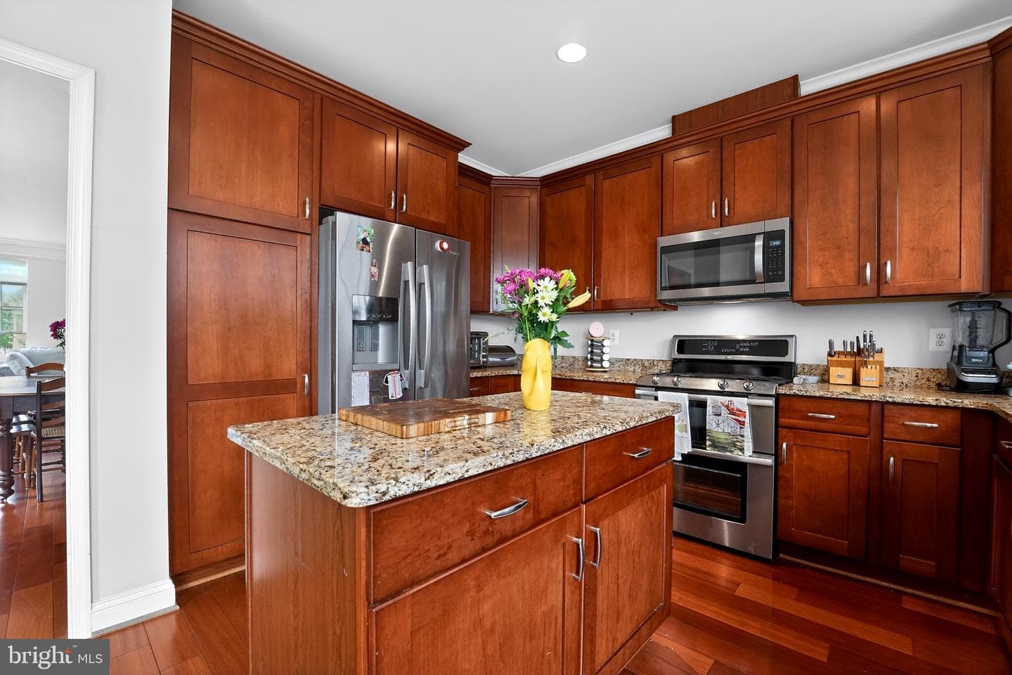 130 Linden Place photo 10