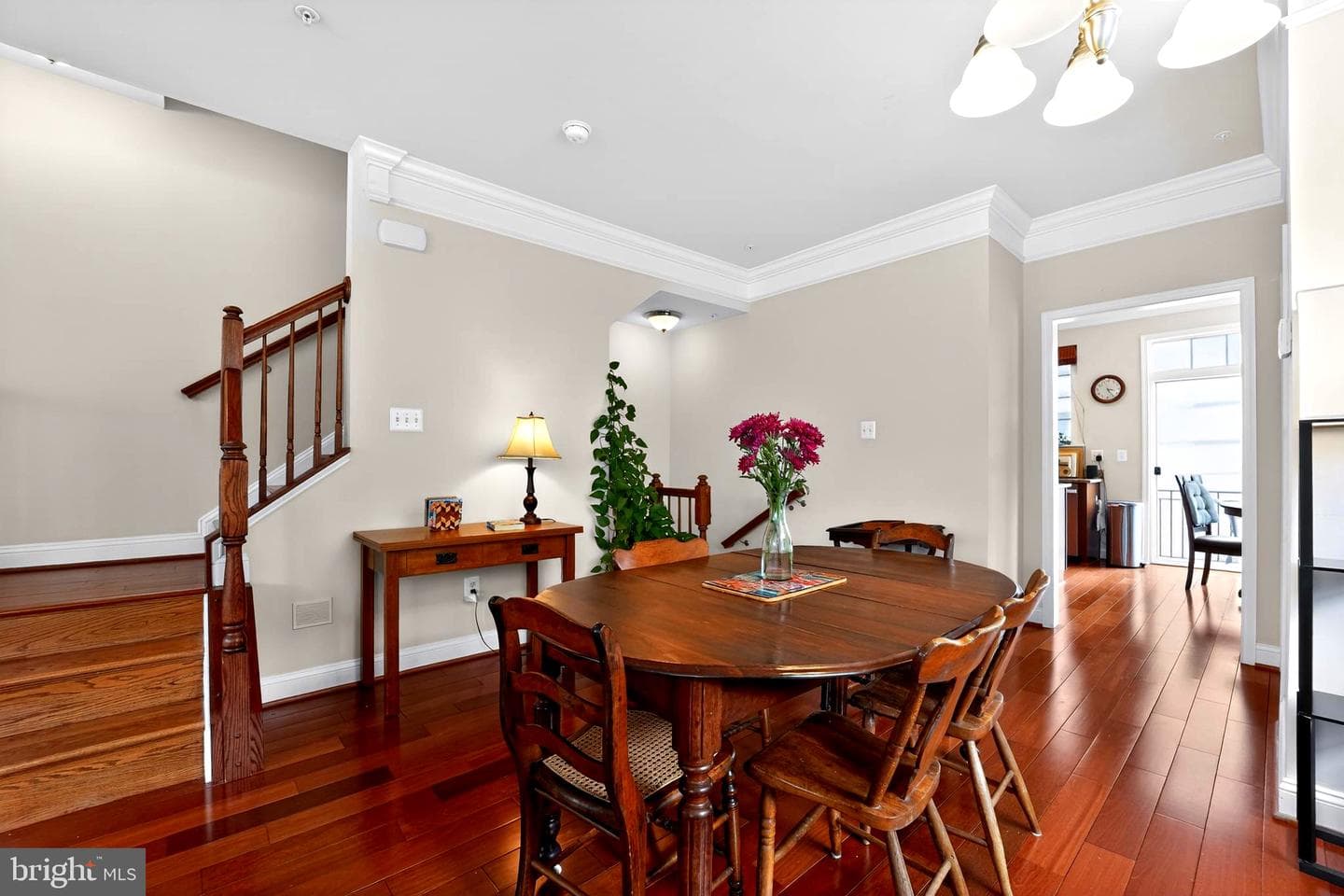 130 Linden Place photo 12