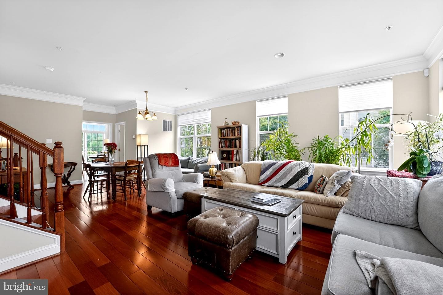 130 Linden Place photo 3