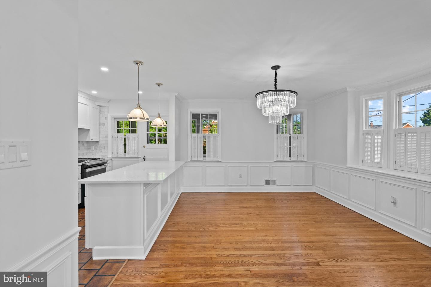 327 Stratford Road photo 7