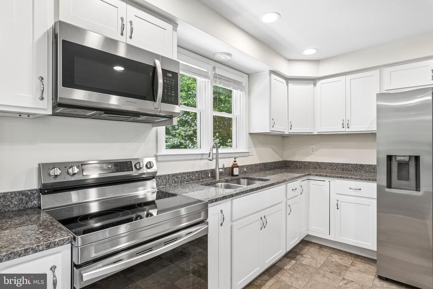 1316 Providence Road photo 3