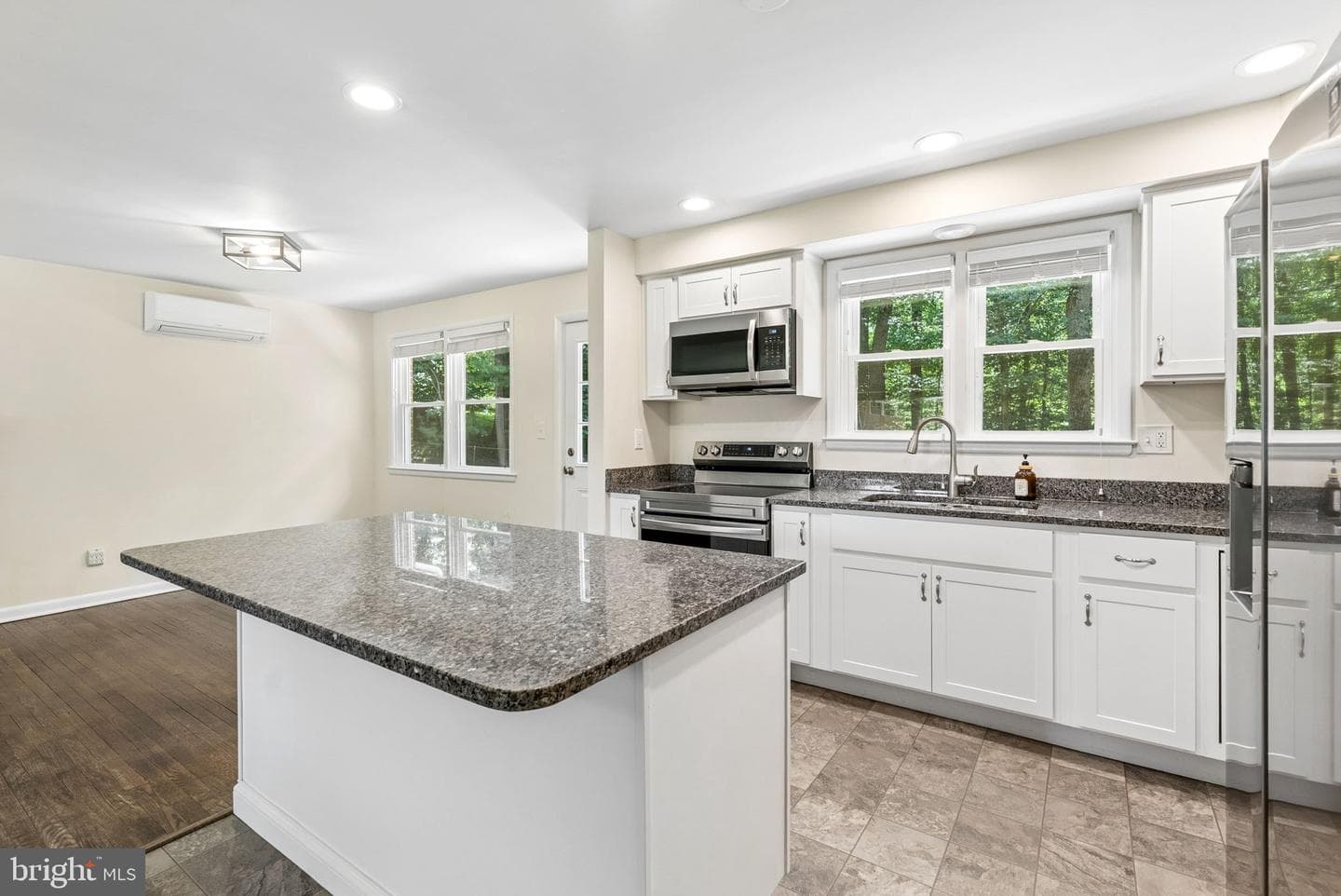 1316 Providence Road photo 6