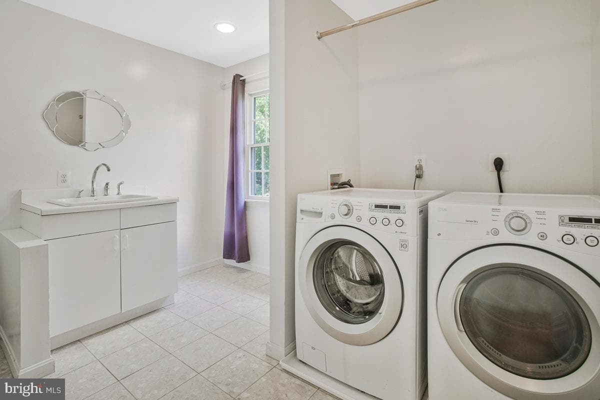9200 Hines Meadow Way photo 43