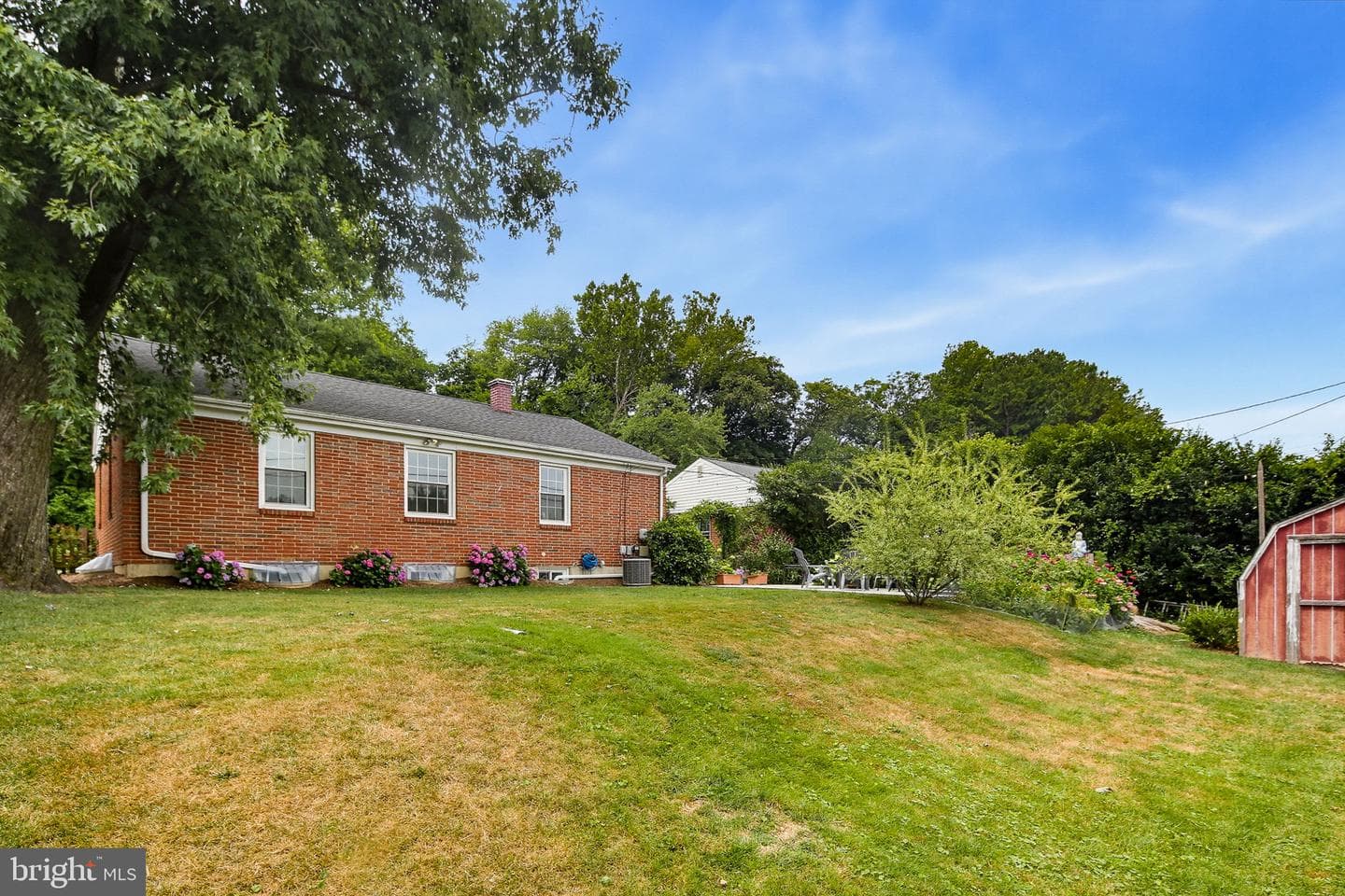 1034 Donington Circle photo 40