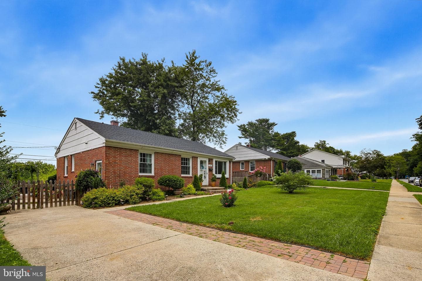 1034 Donington Circle photo 44