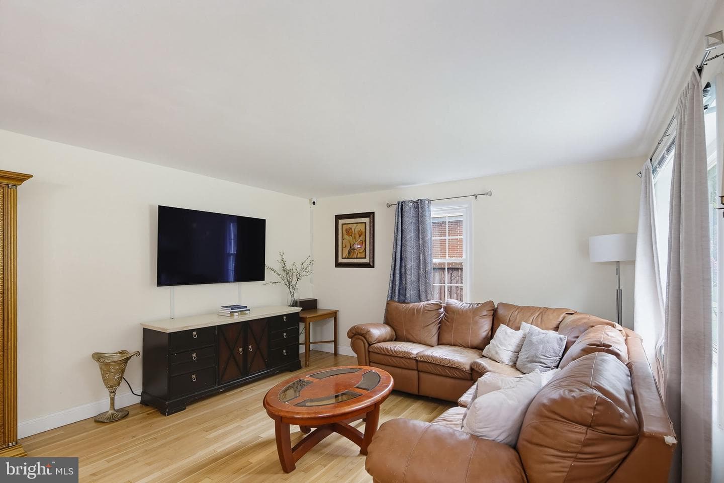 1034 Donington Circle photo 9