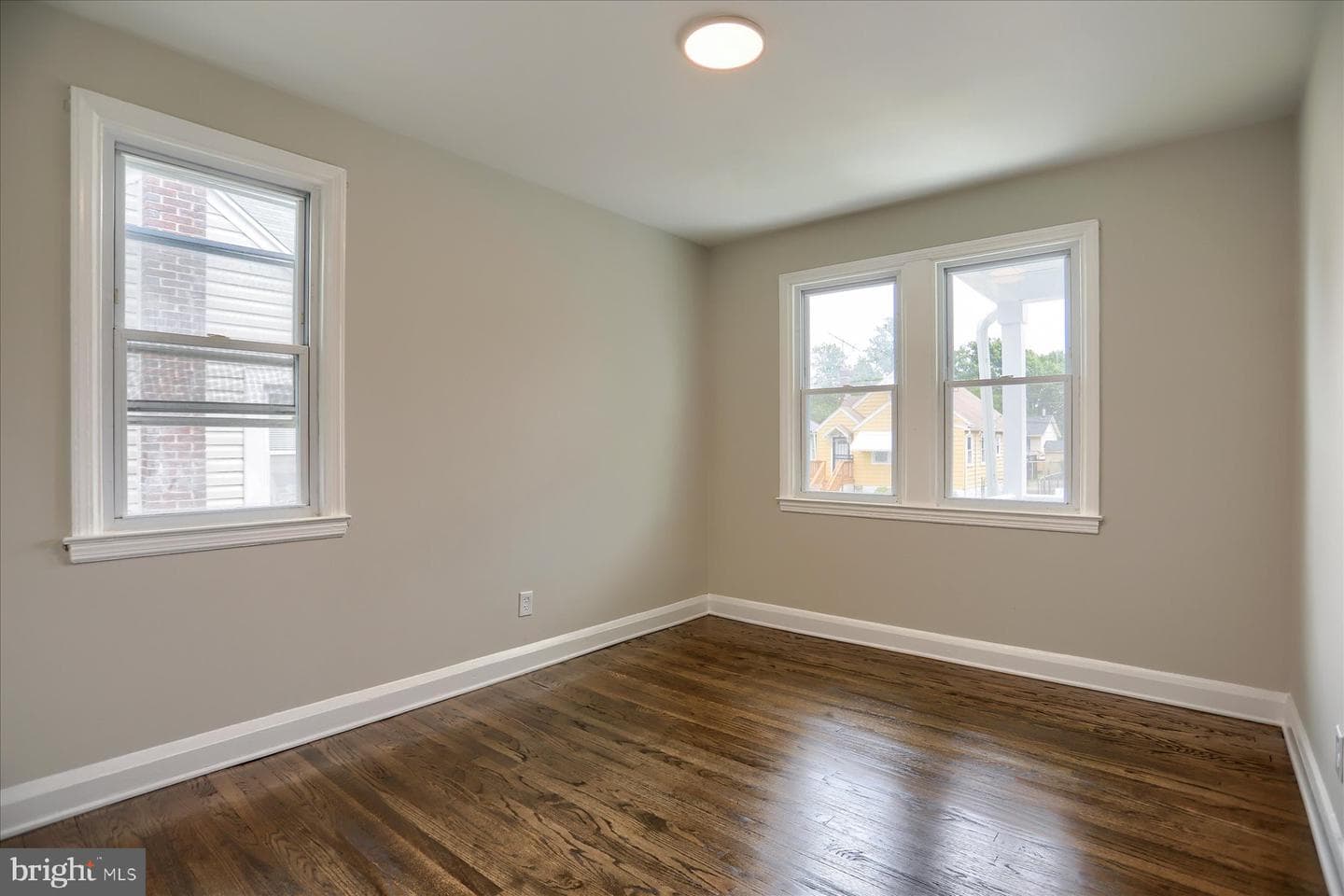 24 Lincoln Avenue photo 11