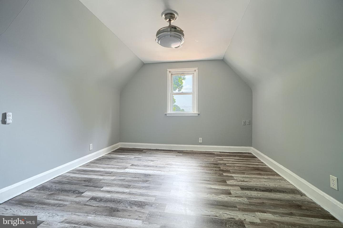 7428 Poplar Avenue photo 32