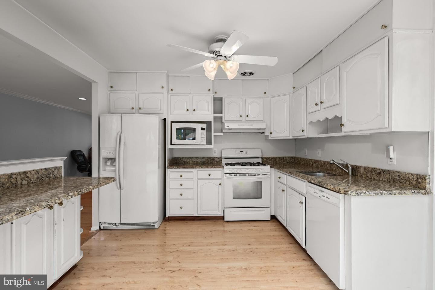 128 S Hilltop Road photo 5