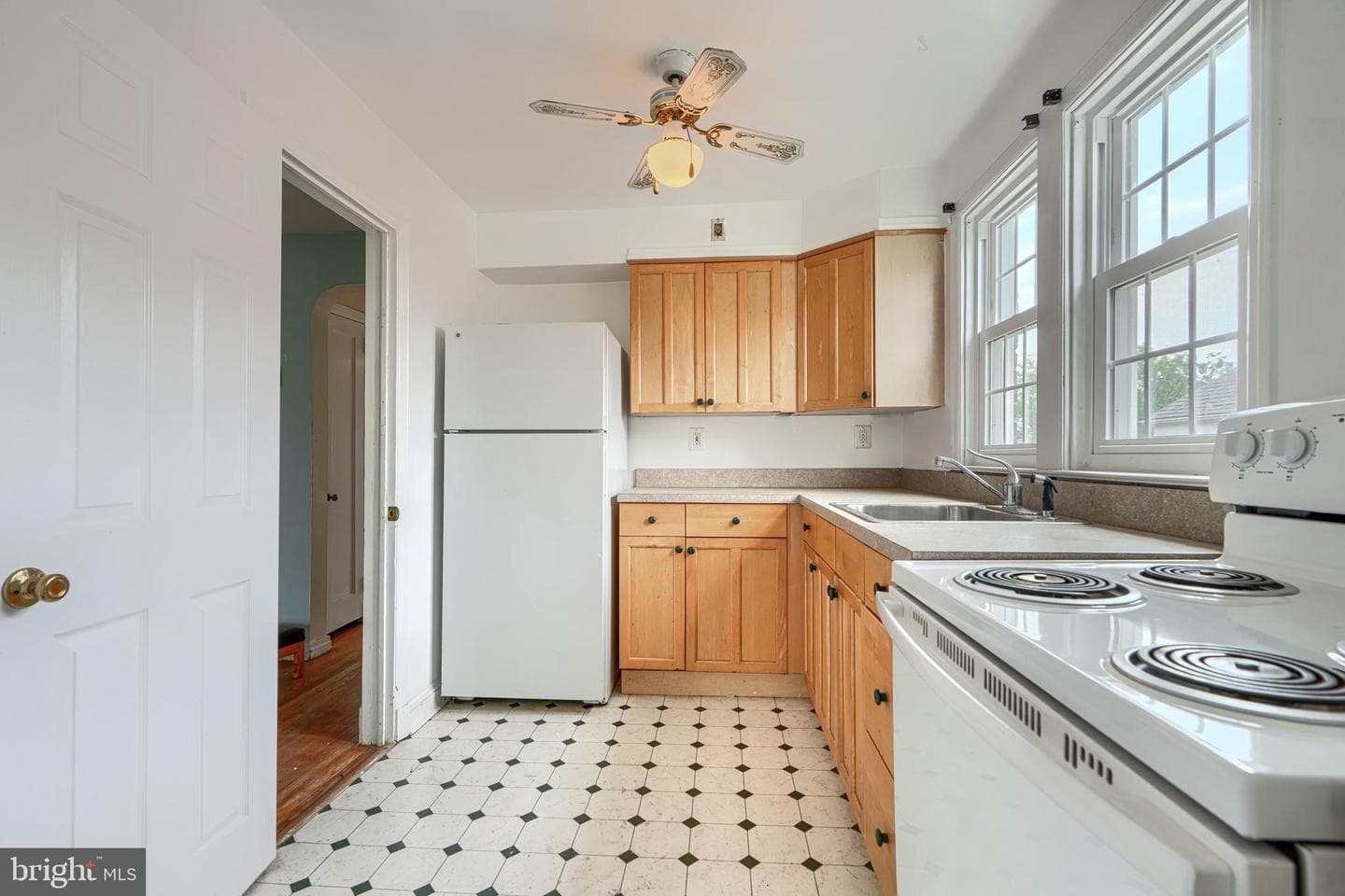 1806 Deveron Road photo 30
