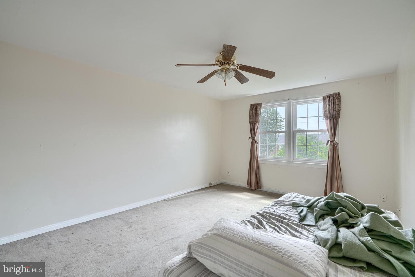 1806 Deveron Road photo 33
