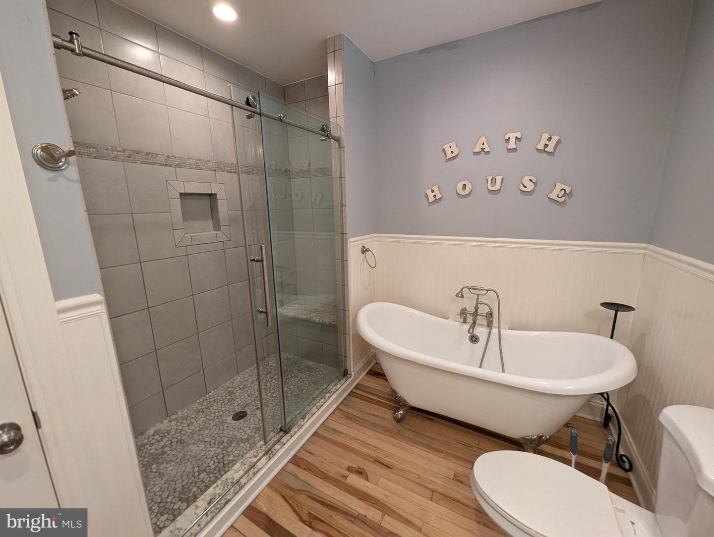 4500 Ridge Avenue photo 24